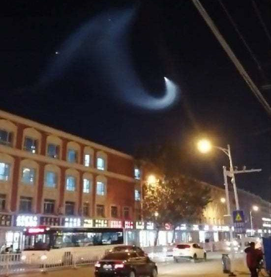 Picture 5 of Strange objects appear in the sky of China