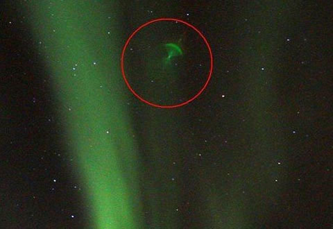 Picture 1 of Strange objects in the Norwegian sky