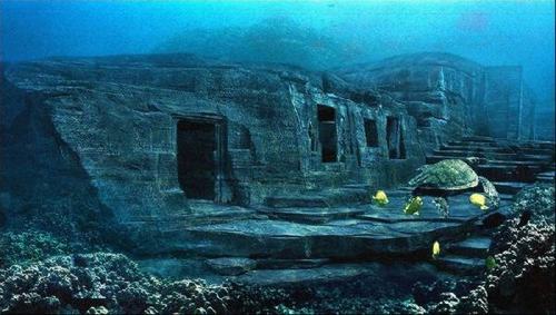 Picture 2 of 'Strange pyramid' under the Japanese sea
