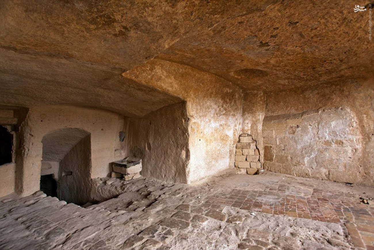 Picture 10 of Strange residents live in the 9,000-year-old cave, no electricity and water!