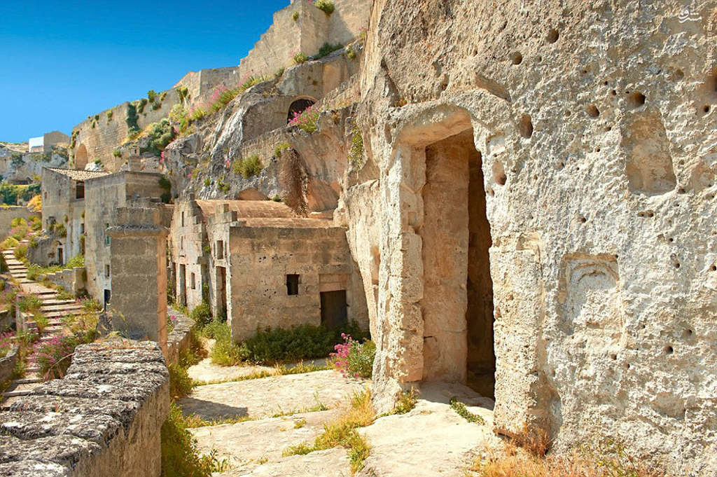 Picture 5 of Strange residents live in the 9,000-year-old cave, no electricity and water!
