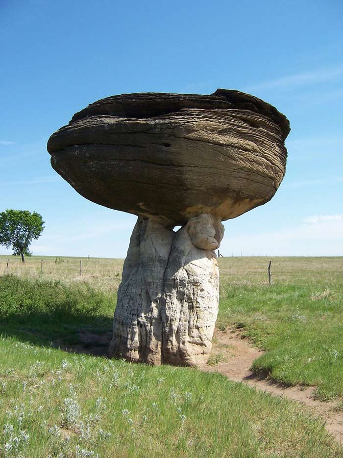 Picture 10 of Strange rocks in nature
