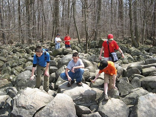 Picture 1 of Strange rocky rock rang like an instrument