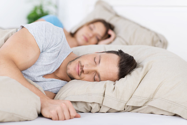 Picture 3 of Strange things happen to the body when sinking to sleep