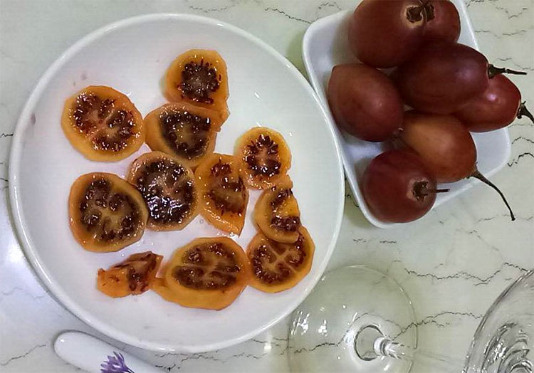 Picture 8 of Strange tomatoes: Passion like passion fruit, pineapple pineapple