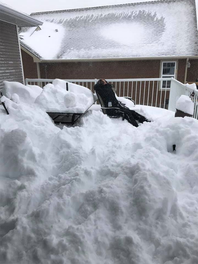 Picture 7 of Strange weather phenomenon: Part of the United States is paralyzed because of ice and snow in early autumn