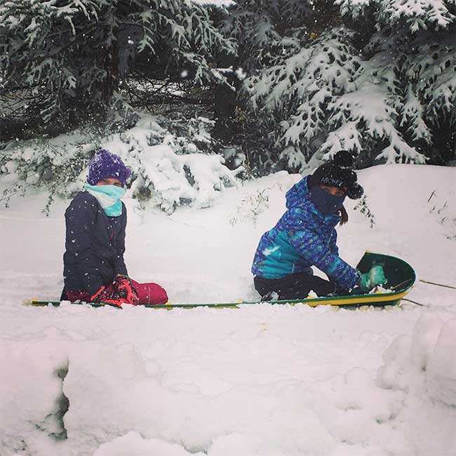Picture 9 of Strange weather phenomenon: Part of the United States is paralyzed because of ice and snow in early autumn