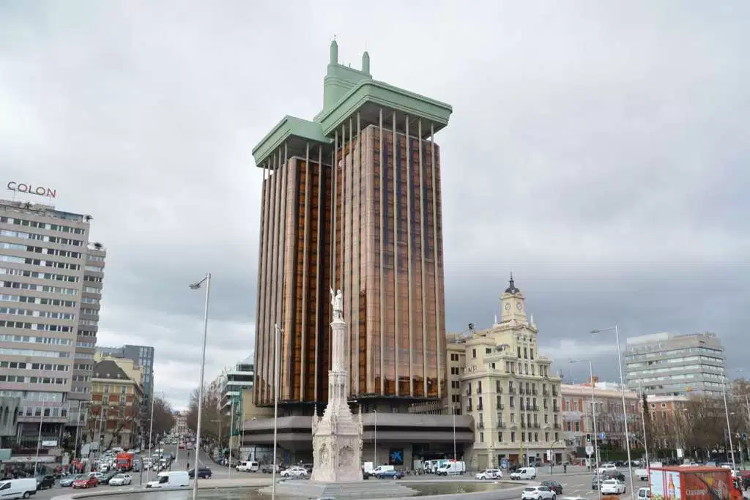 Picture 4 of Strangely the building was built upside-down in Spain
