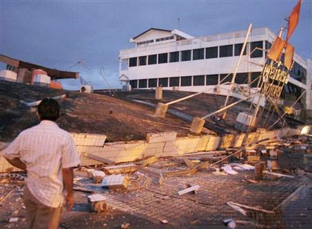Picture 3 of Strong earthquakes in Indonesia cause a tsunami of 3m high