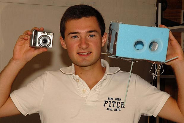 Picture 1 of Students give 'ascension' cameras to take photos of the globe