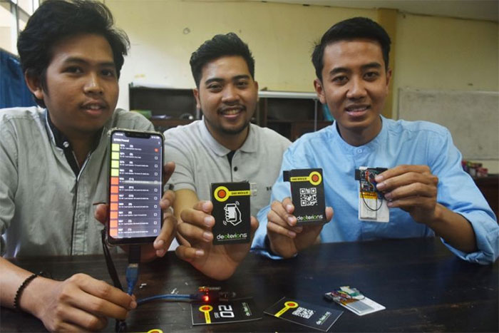 Picture 2 of Students invent 'tags' to search for earthquake victims