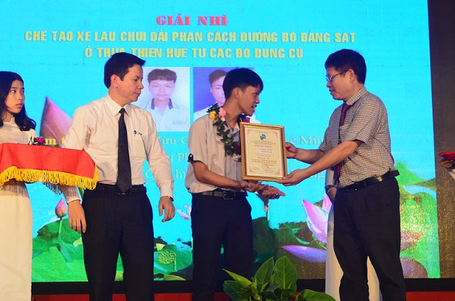 Picture 3 of Students make driver drowsy system