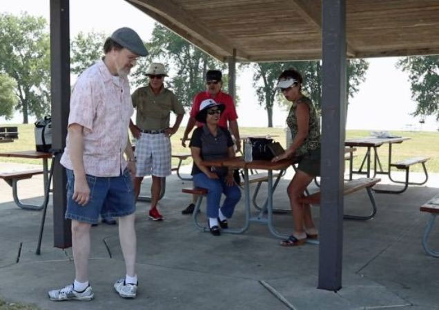 Picture 2 of Stunned with a man who broke his leg 180 degrees, he could still walk normally