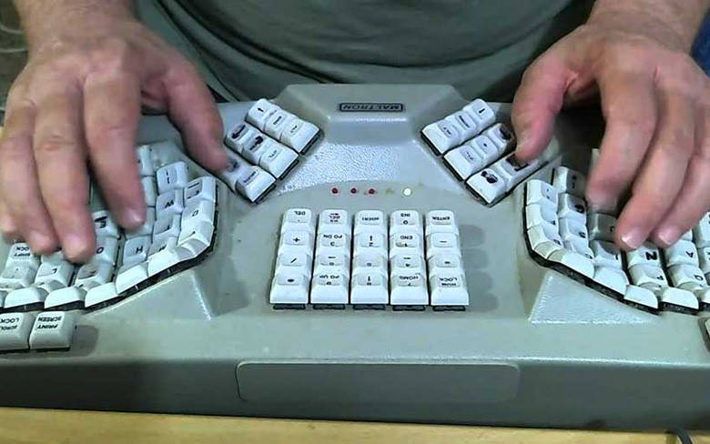 Picture 7 of Stunned with valuable keyboards ...