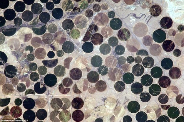 Stunning photos taken from the ISS station images 1