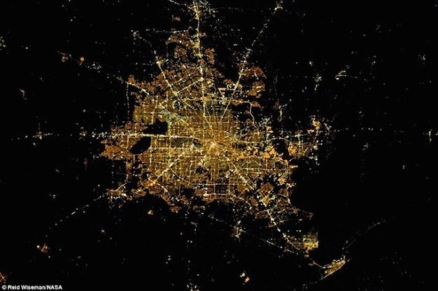Stunning photos taken from the ISS station images 2