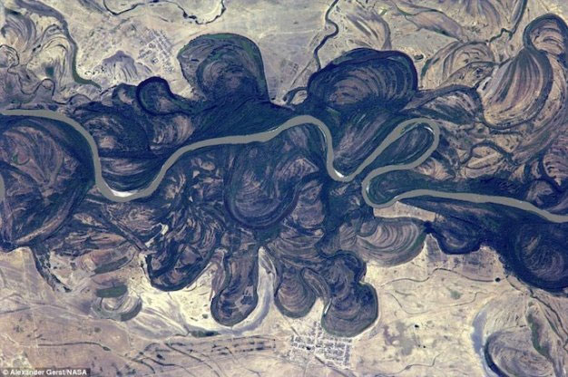 Stunning photos taken from the ISS station images 8