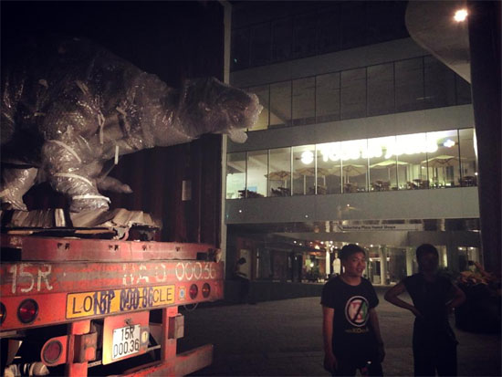 Picture 3 of Suddenly appeared a giant