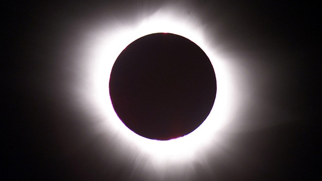 Picture 1 of Super moon and solar eclipse also appear in England