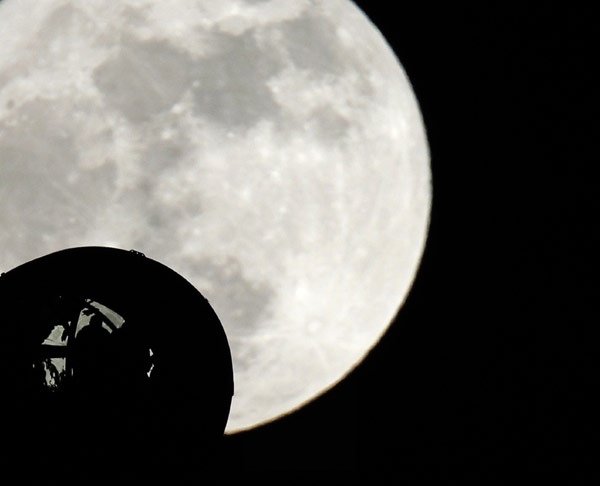 Picture 17 of 'Super moon' around the world