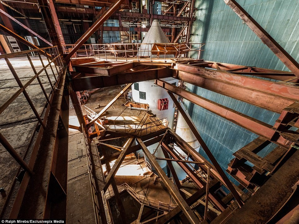 Picture 7 of Super Soviet boosters rusted in storage for 20 years