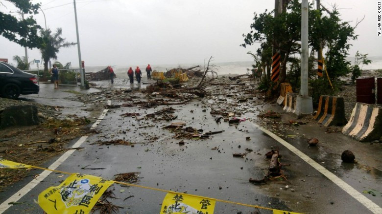 Super storm Meranti landed, Taiwan was deserted images 10