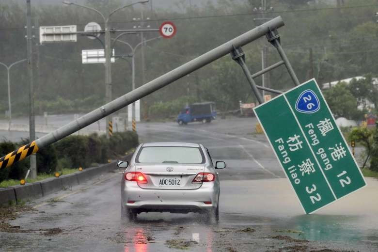 Super storm Meranti landed, Taiwan was deserted images 5