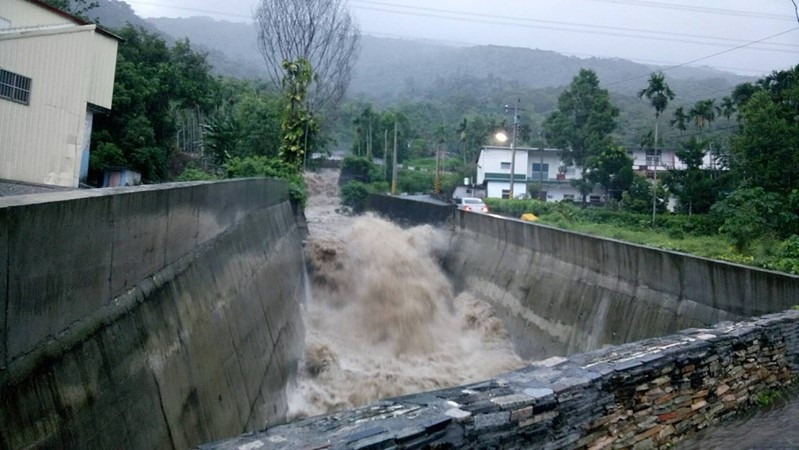 Super storm Meranti landed, Taiwan was deserted images 7