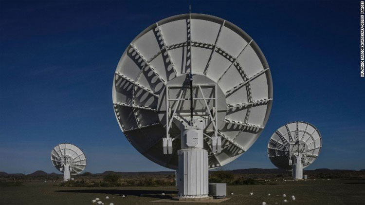Picture 1 of Super telescopes detect hundreds of mysterious galaxies