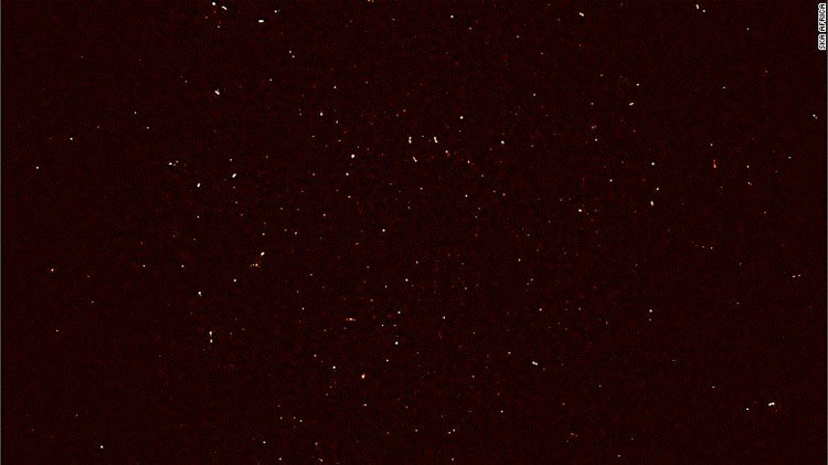 Picture 2 of Super telescopes detect hundreds of mysterious galaxies
