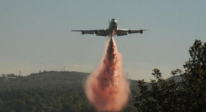 Picture 3 of Supertanker, the unique wonder of the fire department is trying to save the Amazon forest