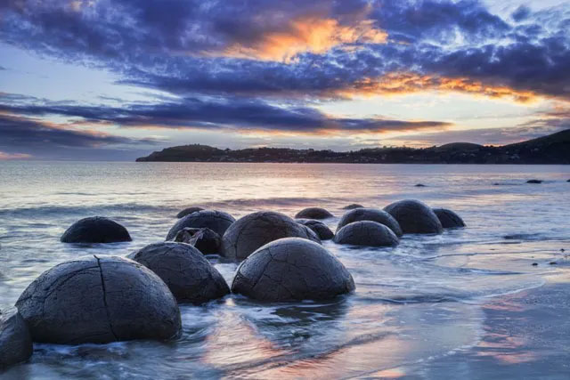 Picture 8 of Surreal scenes such as aliens at the 'dragon egg' rock beach tens of millions of years old
