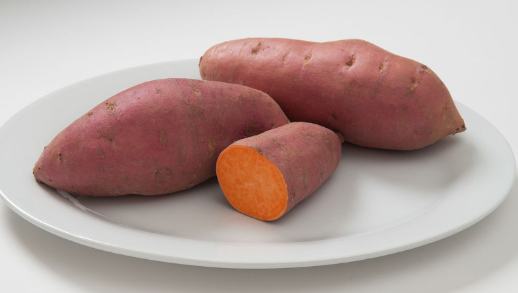 Picture 2 of Sweet potatoes and potatoes: Which is better?