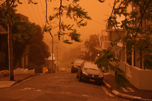 Picture 7 of Sydney is red because of the unusual sandstorm