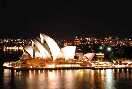 Picture 1 of Sydney people turn off their electricity to protest