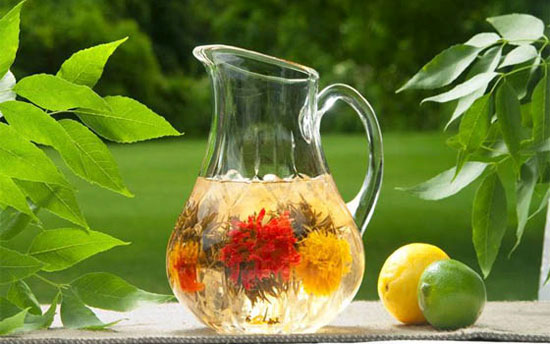 Picture 3 of Tea leaves and little secrets are mentioned