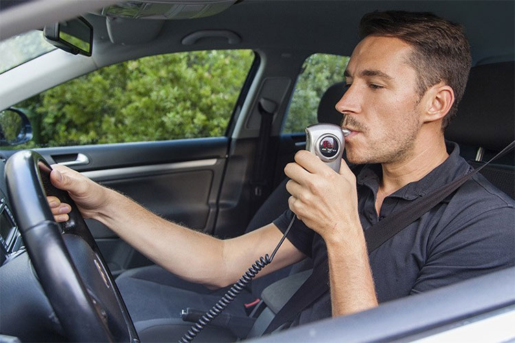 Picture 3 of Technologies on cars prevent drunk driving from causing accidents