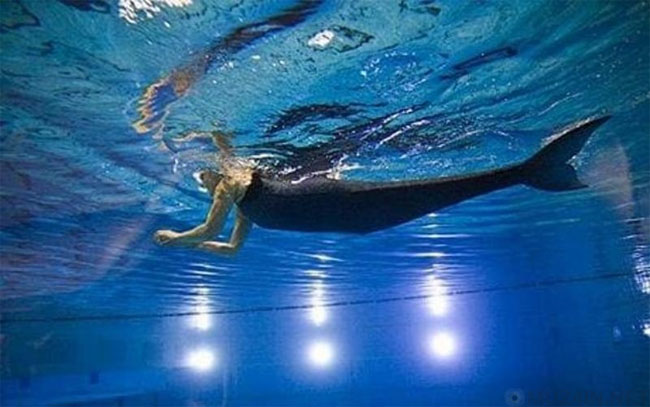 Picture 1 of Technology helps people lose their legs dancing and swim like fish