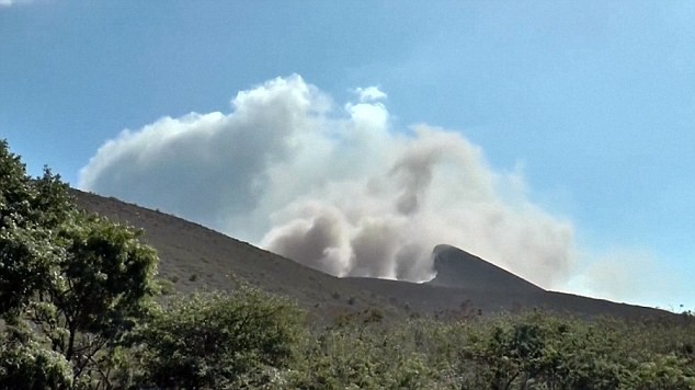 Picture 7 of Telica volcano suddenly sprayed right next to visitors