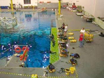 Picture 9 of Tell stories to visit NASA