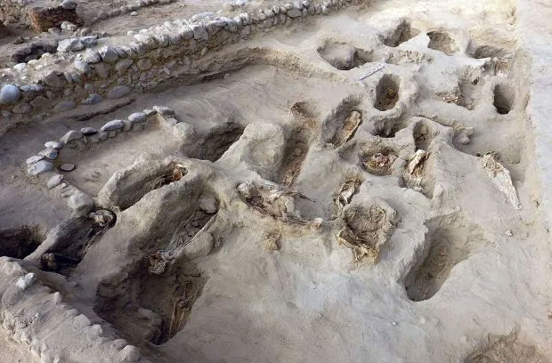 Picture 4 of Terrible mass grave of 227 sacrificed children