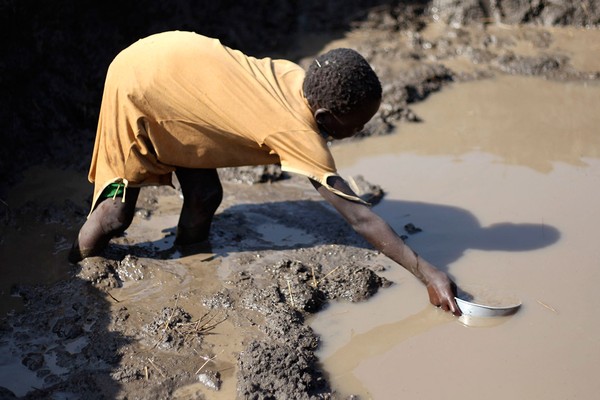 Picture 13 of Terrifying images of the situation of depleting clean water all over the world