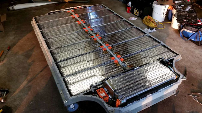 Picture 2 of Tesla is about to launch electric vehicle battery technology that will operate 1,609,344 km before breaking down
