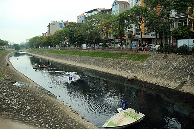 Picture 1 of Test of cleaning by Japanese technology: To Lich River water has less smell, environmental index changes positively
