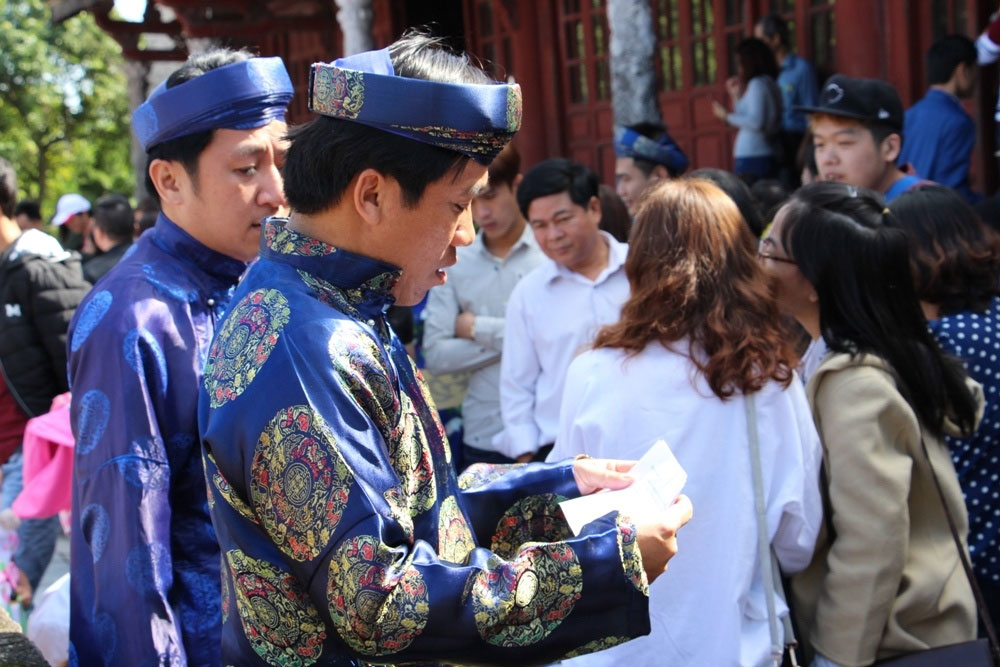 Picture 8 of Tet holiday game in the ancient Nguyen court