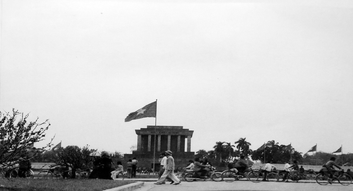 Picture 10 of Tet in Hanoi in previous years Innovation
