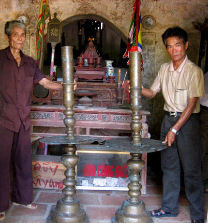 Picture 2 of Thanh Hoa: Discovering two giant 1000 year old lamps