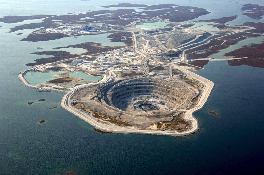 Picture 7 of The 10 weirdest big holes in the world