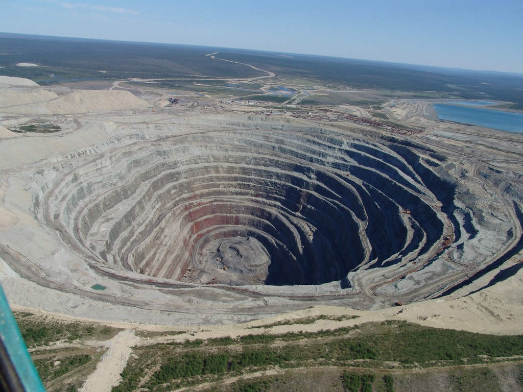 Picture 9 of The 10 weirdest big holes in the world