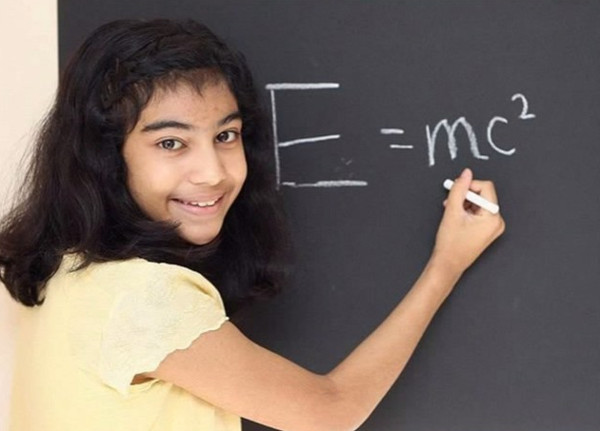 Picture 1 of The 12-year-old girl has an IQ score that surpasses Albert Einstein and Stephen Hawking
